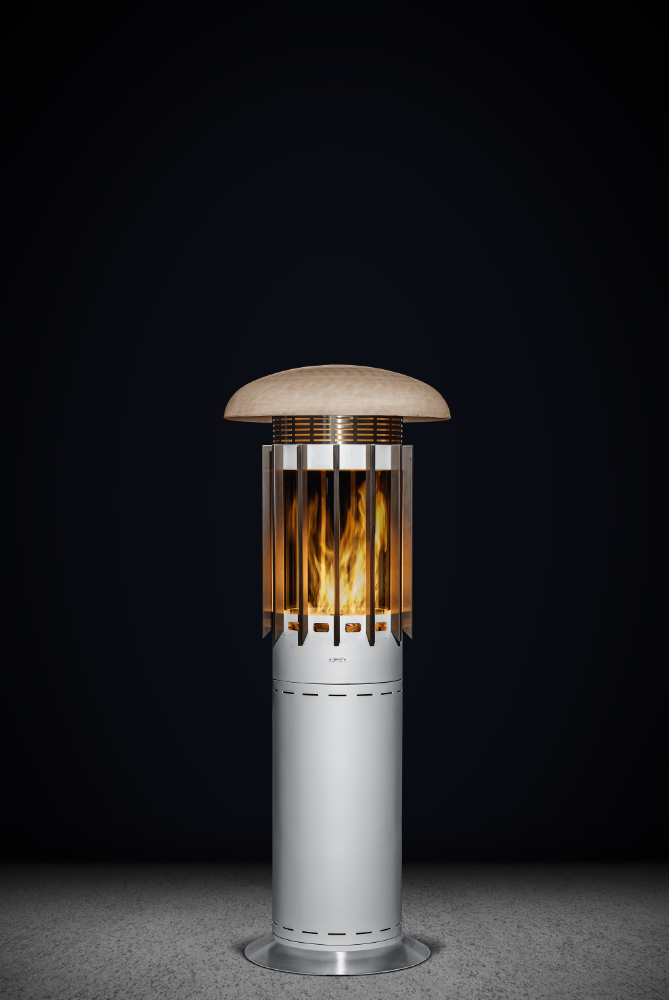 SELENA HEDGES – Image 3